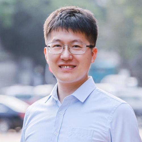 Hailong Huang headshot