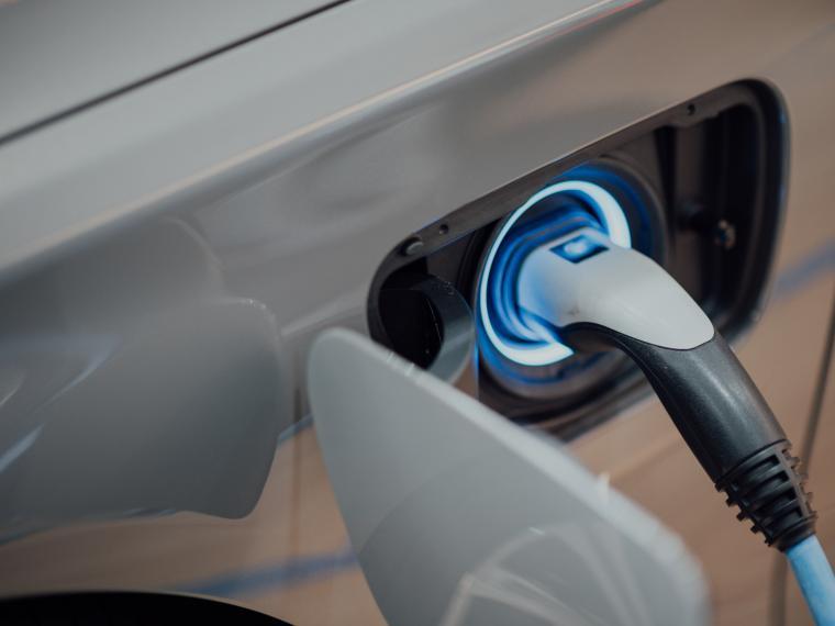 Electric vehicle charging port