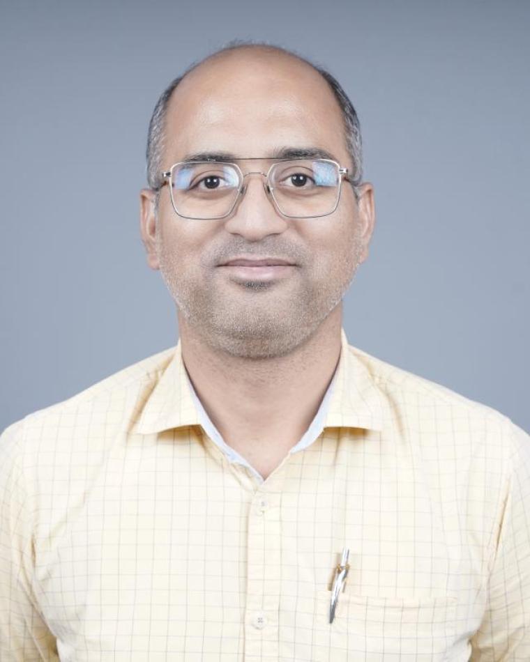 Ashish Goswami headshot