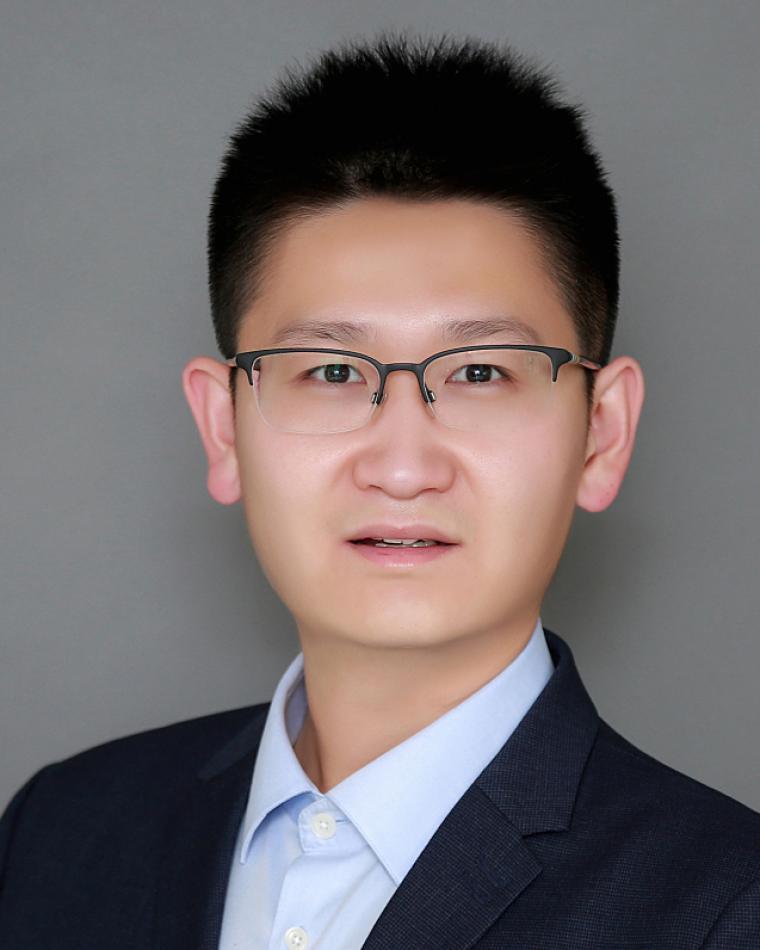 Xingqi Zhang headshot